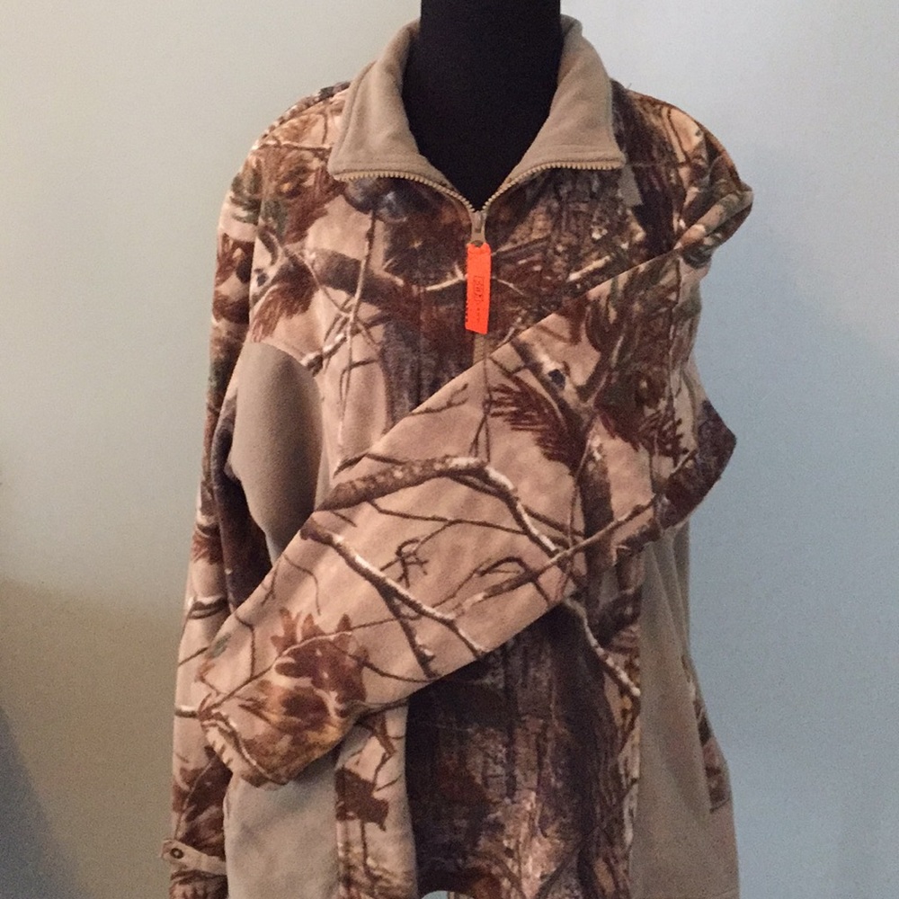 She Camp Fleece pullover